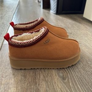 Platform Slippers Women’s size 7